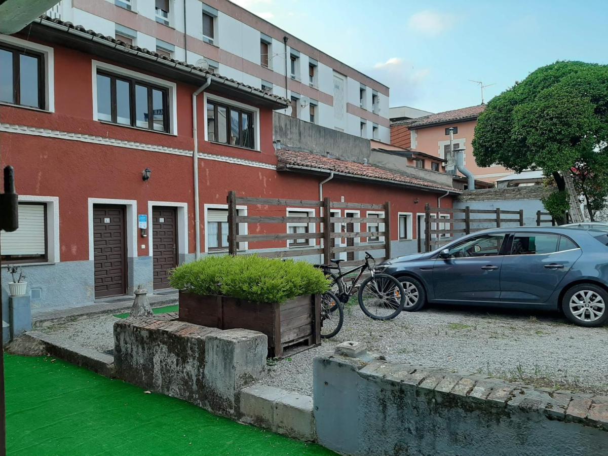 Albergue La Casona Del Peregrino リャネス エクステリア 写真
