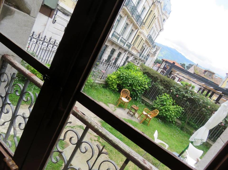 Albergue La Casona Del Peregrino リャネス エクステリア 写真